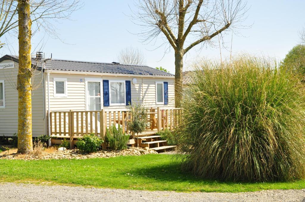 Camping Saint Michel Courtils Room photo